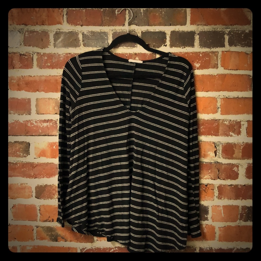 Long sleeve black stripped shirt